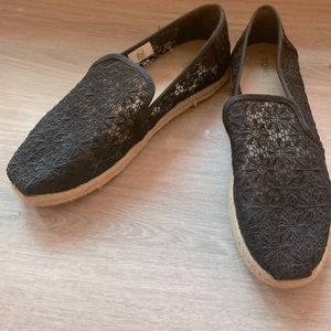 Toms Black Alpargata Moroccan Crochet slip on Size 8